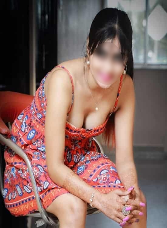 housewife-escorts-service-5